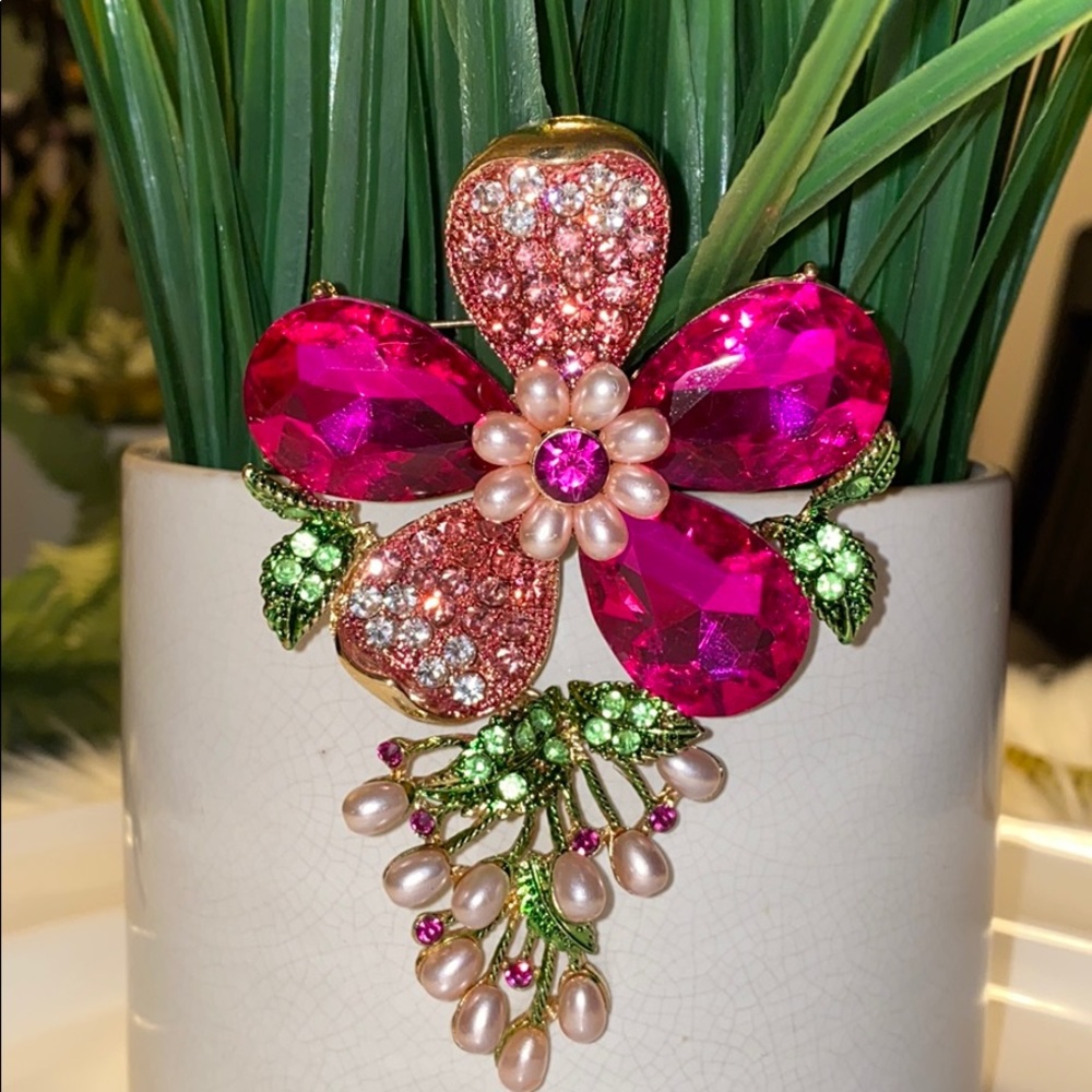 Fashion Jewelry brooch - Picture 2 of 9